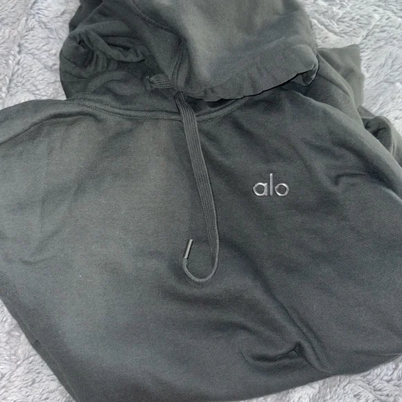 Alo Yoga - Accolade Hoodie Charcoal green, UNISEX, size; M in, worn once. EUC. - Picture 13 of 15